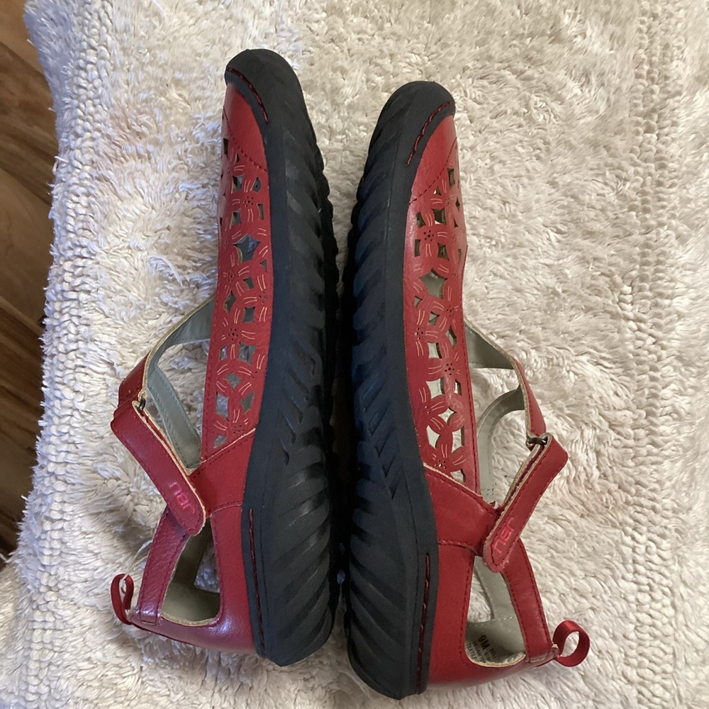 JBU Women's Red Cutout Flats NWOT Mary Jane Style - Picture 2 of 7
